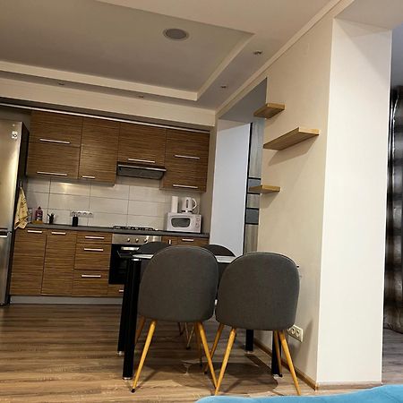 ריבנה Vip Апартаменти Центр מראה חיצוני תמונה